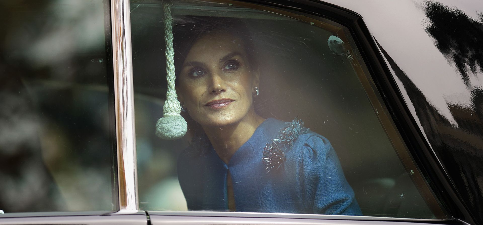 La reina Letizia abandona el parlamento español después del juramento de lealtad a la Constitución por parte de su hija, la princesa Leonor, durante un evento de gala que la hace elegible para ser reina algún día, en Madrid el martes 31 de octubre de 2023. (Foto AP/Manu Fernández) La reina Letizia abandona el parlamento español después del juramento de lealtad a la Constitución por parte de su hija, la princesa Leonor, durante un evento de gala que la hace elegible para ser reina algún día, en Madrid el martes 31 de octubre de 2023. (Foto AP/Manu Fernández)