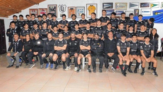 El plantel de M19 de Universitario que clasificó a la Final Six del Dos Orillas. El plantel de M19 de Universitario que clasificó a la Final Six del Dos Orillas.