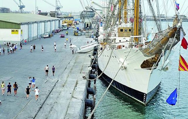 La nave estaba retenida desde el 2 de octubre en Ghana por una medida judicial tras un reclamo impulsado por fondos buitre. (Foto archivo)