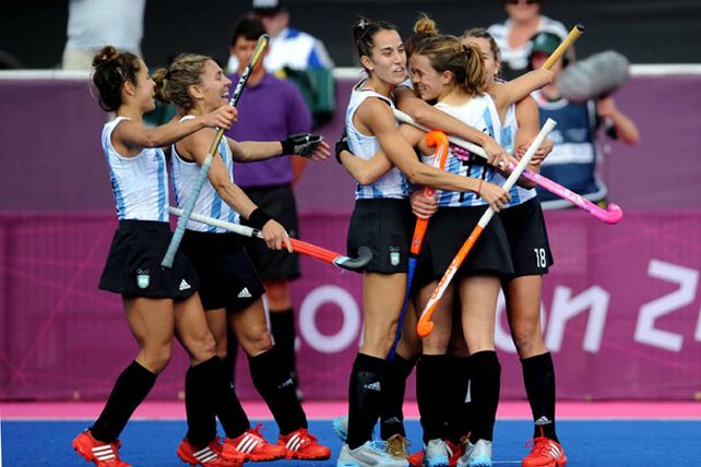 Las Leonas vencieron a Sudáfrica en su primer partido en Londres 2012