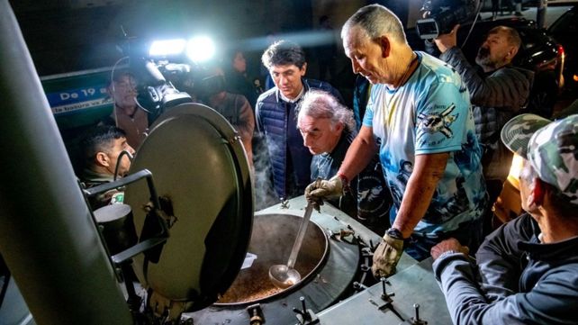 Operativo Invierno. El reparto de viandas de los exsoldados combatientes se da en articulación con municipio y provincia.