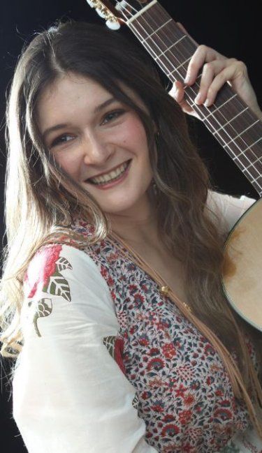 Maggie Cullen llega a Paraná con su premiado álbum Décimas