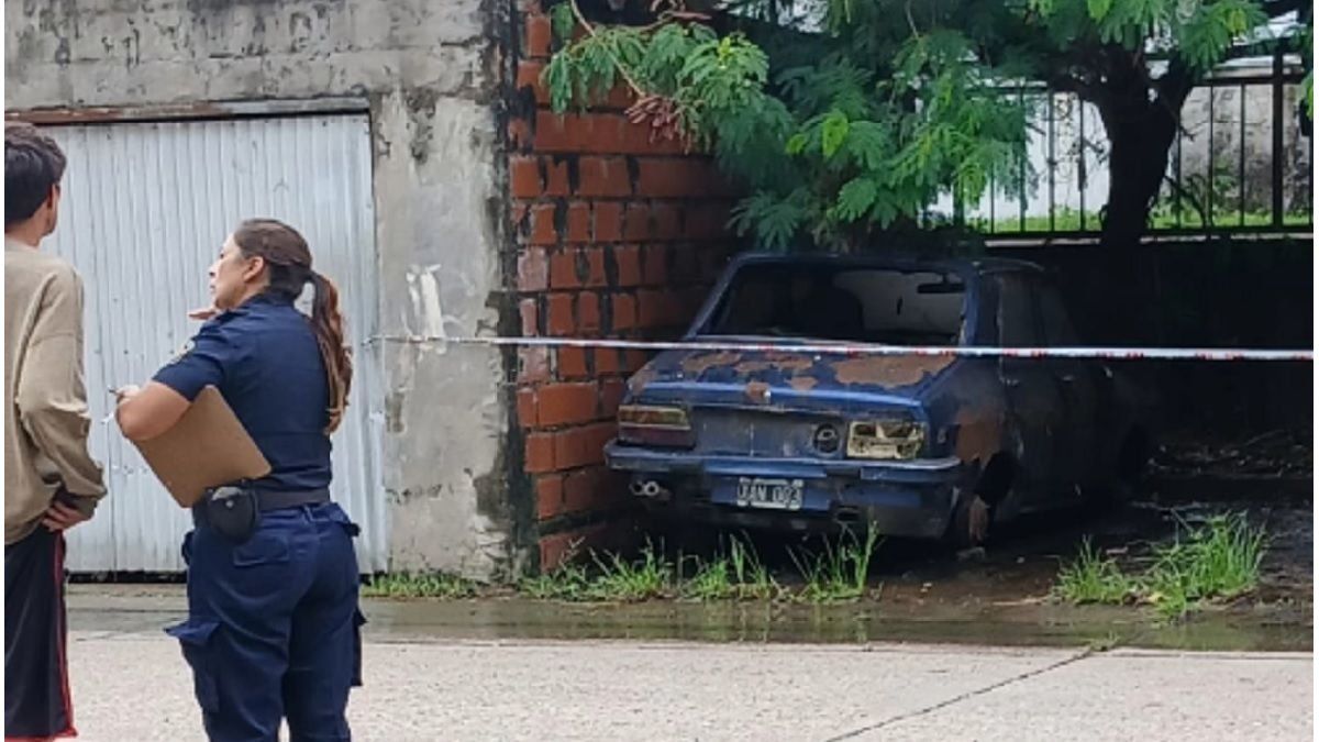 Hallaron un cadáver dentro de un auto en Paraná