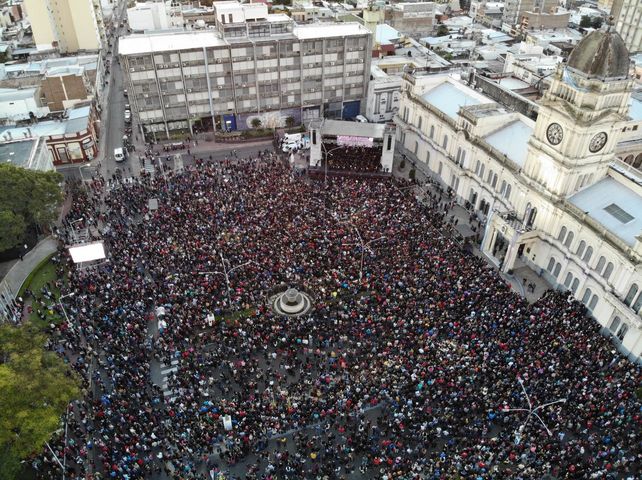 El pueblo fue a disfrutar de la cumbia con arreglos de orquesta.&nbsp; 