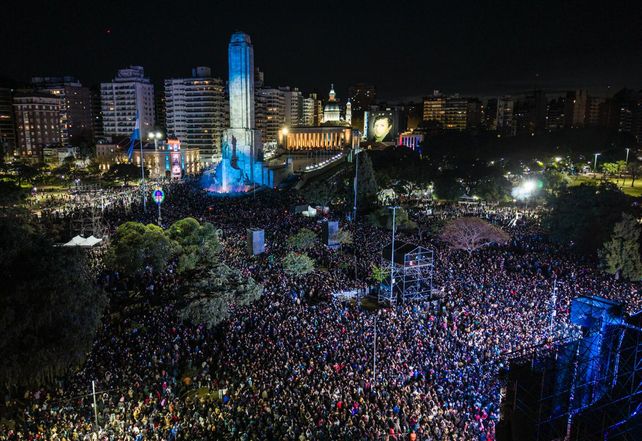 El Día de la Bandera fue una fiesta popular multitudinaria en Rosario.