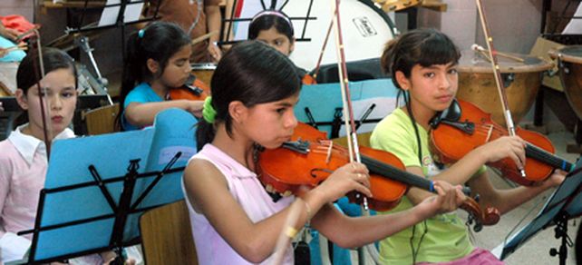 Mujer solidaria: una idea para vibrar entre todos