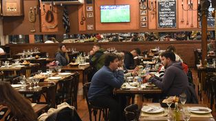 Las cartas en restaurantes y bares aumentan mensualmente entre 7 y 10 por ciento.&nbsp;