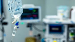 Anmat sacó del mercado un lote de suero fisiológico