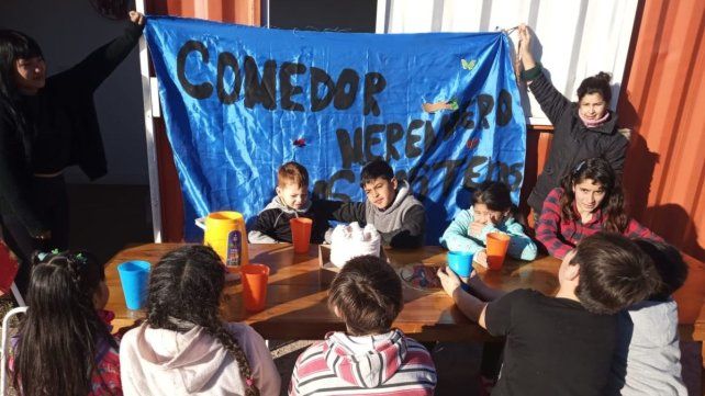 Los vecinos del barrio Camino Costero también requieren útiles escolares para los chicos.
