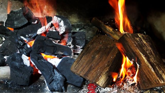 En la semana más fría, con leña y braseros resisten en barrios vulnerables de Paraná