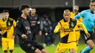 Platense dejó escapar un triunfo ante Coquimbo y deberá buscar la clasificación en Chile