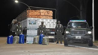 Secuestran casi 70 kilos de hojas de coca ocultas entre tablas de madera