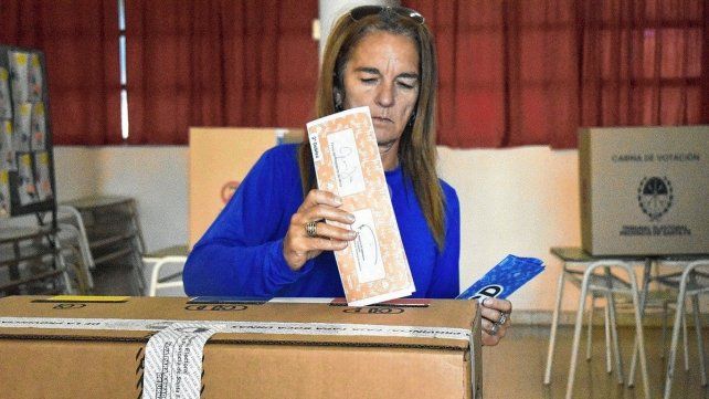 El 52% del padrón votó antes de las 15.30 en el departamento La Capital: qué pasó en el resto de la provincia