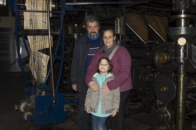 Arturo y Ciro y Gisela Gómez