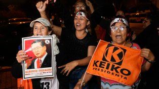 Lento conteo de votos en el balotaje de Perú entre Keiko Fujimori y Roberto Sánchez