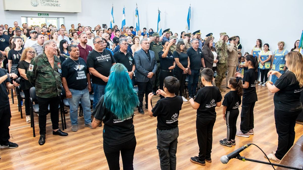 Timbúes también se sumó al homenaje en el Día del Veterano y los Caídos en Malvinas