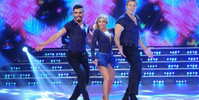 La abogada hot bailó salsa de tres con Fernando Burlando.