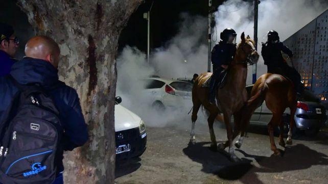 La Defensoría del Pueblo bonaerense pidió un informe sobre la intervención policial durante los actos de violencia ocurridos en el partido entre Gimnasia y Boca. 