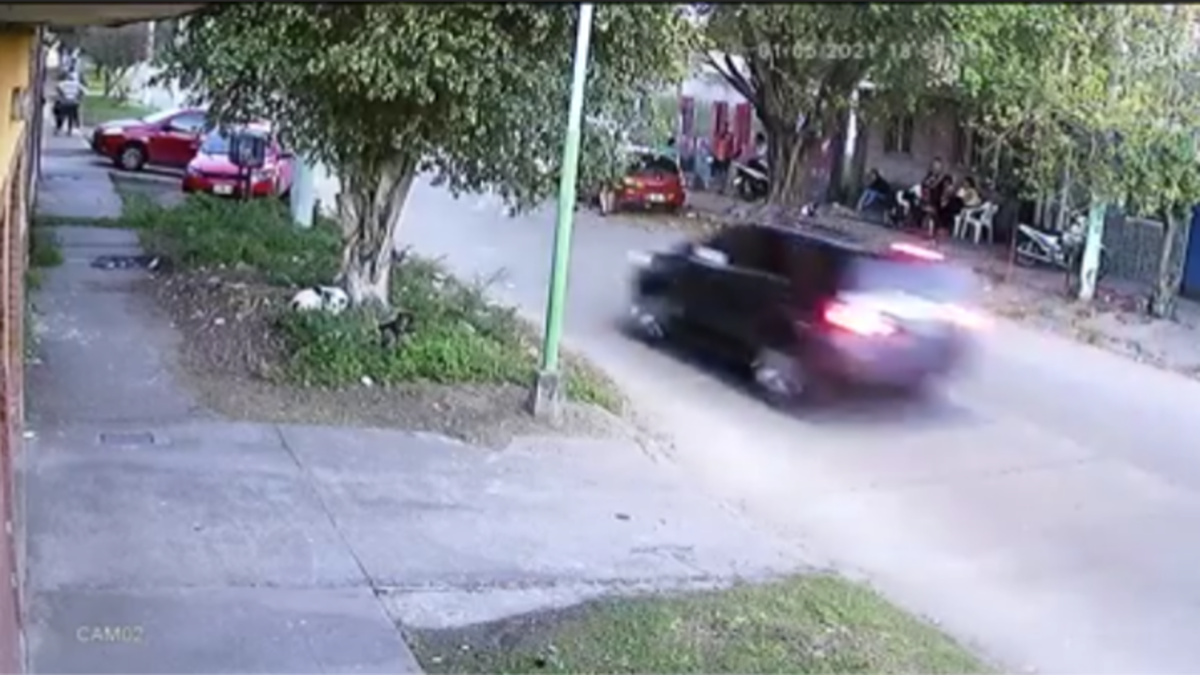 Video: una mujer de 70 años murió tras se atropellada por una camioneta ...