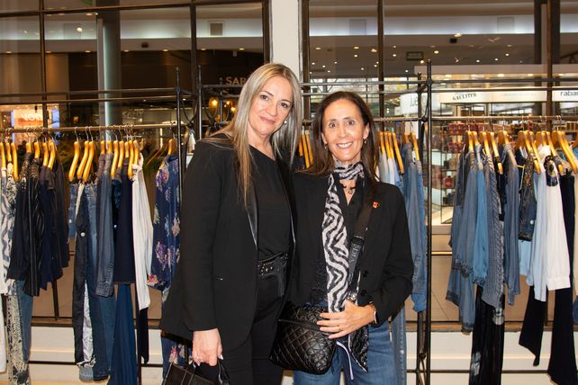 Silvina Chavero y Valeria Regules.  