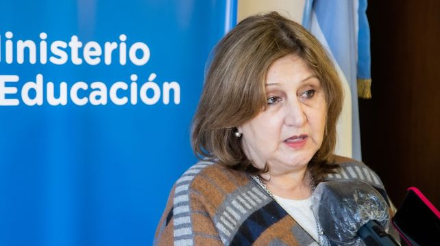 Renunció la ministra de Educación Adriana Cantero