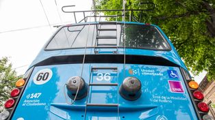 El plan de reconversión utiliza colectivos diesel, de segunda mano, generando un recambio de tecnología para que puedan ser compatibles con las unidades eléctricas