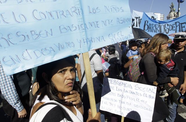 Urgencia. Los manifestantes llegaron de las zonas más castigadas del Conurbano y coparon el centro porteño.