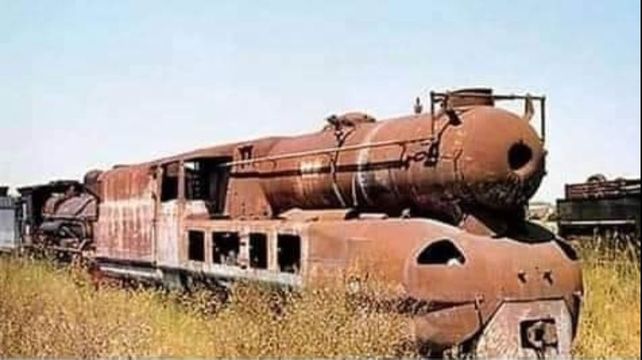 La locomotora Argentina, abandonada en un depósito en Tucumán. 