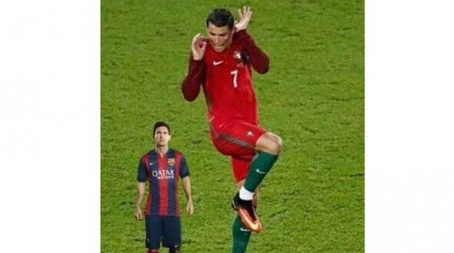Lluvia de memes por la extraña pose de Cristiano Ronaldo