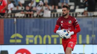 Fernando De Paul, arquero de Everton, es oriundo de Alvarez y desarrolló toda su carrera en Chile. Su buen presente le valió la citación a la selección chilena.