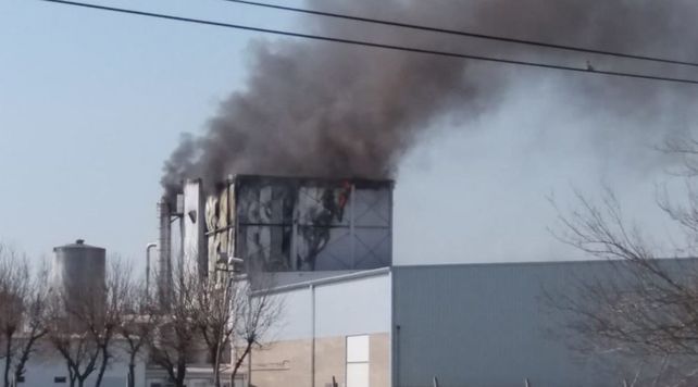 Se incendió una fábrica de lácteos en Recreo