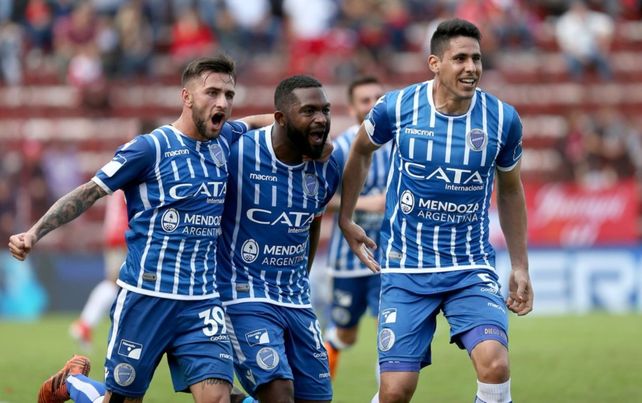 Godoy Cruz y CADU le dan continuidad a la Copa Argentina