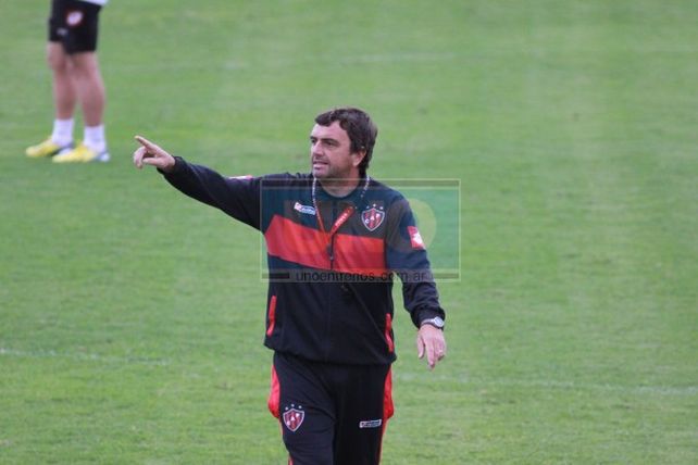Diego Osella: “Este equipo está buscando la identidad”