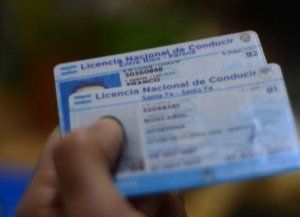 Se extienden los vencimientos  de licencias de conducir por falta de insumos para producirlas
