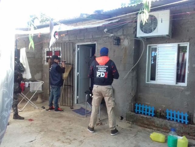 Hubo allanamientos por drogas en Los Hornos y en Alto Verde