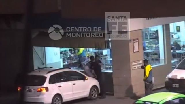 VIDEO: Se negó a un chequeo policial en Bulevar y terminó detenido