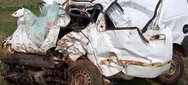 Ocho muertos al chocar una Kangoo con un colectivo en Curuz&uacute; Cuati&aacute;