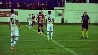 Tristán Suárez y Patronato igualan sin goles en Ezeiza.