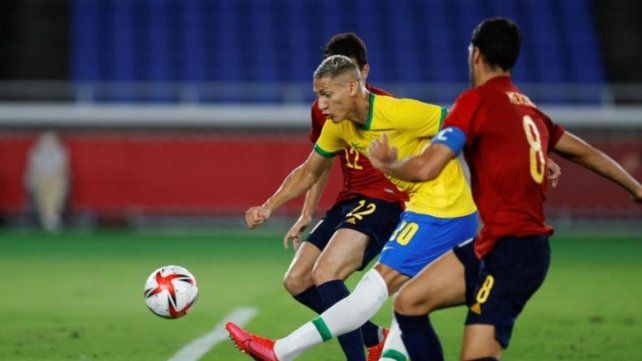 España y Brasil acaparan todas las miradas en el Santiago Bernabeu