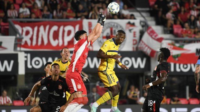Estudiantes y Boca igualan 0 a 0 y faltan 63 minutos. Newells mira por TV un partido que le interesa muchísimo.