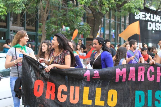 Un grupo de personas trans sigue sin ser reincorporado al municipio de Paraná