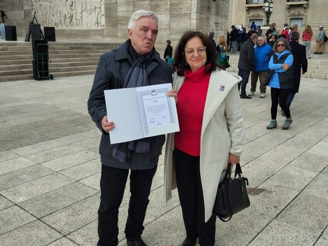 El presidente de la Asociación Rosarina de Básquet, Marcelo Turcato, y la diputada Verónica Baró Graf. 