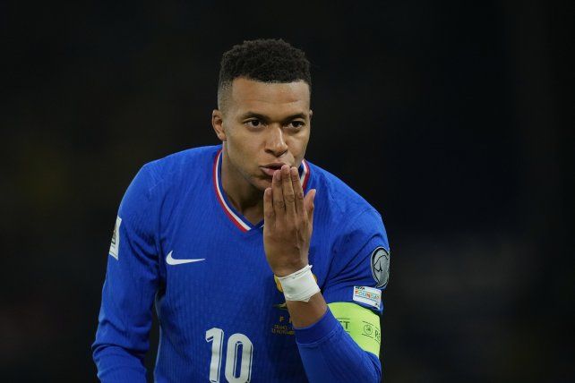 Dos goles de Mbappé clasificaron a Francia para el Mundial 2026
