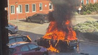 Al menos un muerto y un herido por la explosión frente a un hospital en Liverpool
