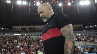 Jorge Sampaoli llegó en abril, pero ya es resistido por los hinchas.