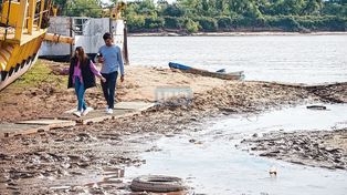 Bajante del río Paraná. El río&nbsp; llegará al metro el fin de semana