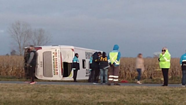 El vuelco del ómnibus de Plusmar se registró a las 4.10 en el kilómetro 134 de la auotovía 2