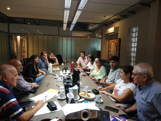 Encuentro. Los dirigentes de la Festram plantearon sus reclamos a los directivos del Centro de Jubilados y Pensionados