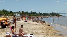 Los rosarinos buscan en la costa y el río un lugar donde disfrutar del aire libre cada fin de semana. Los rosarinos buscan en la costa y el río un lugar donde disfrutar del aire libre cada fin de semana.