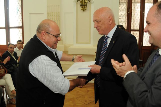 “Los bomberos voluntarios de Santa Fe tienen el reconocimiento de todo el país”